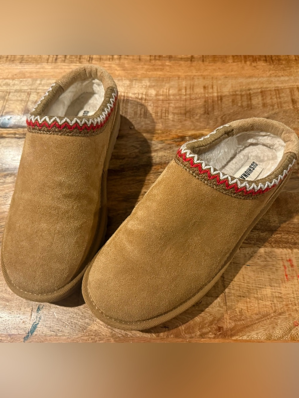 CUSHIONAIRE Kabuki Genuine Suede Platform Mule Size 8